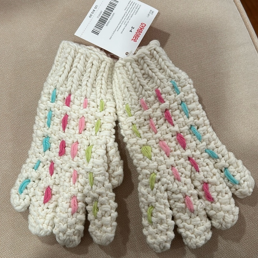 NWT Gymboree knit gloves. Size 3-4
